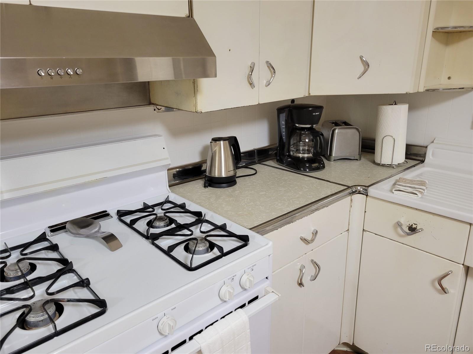 118 N San Juan Avenue