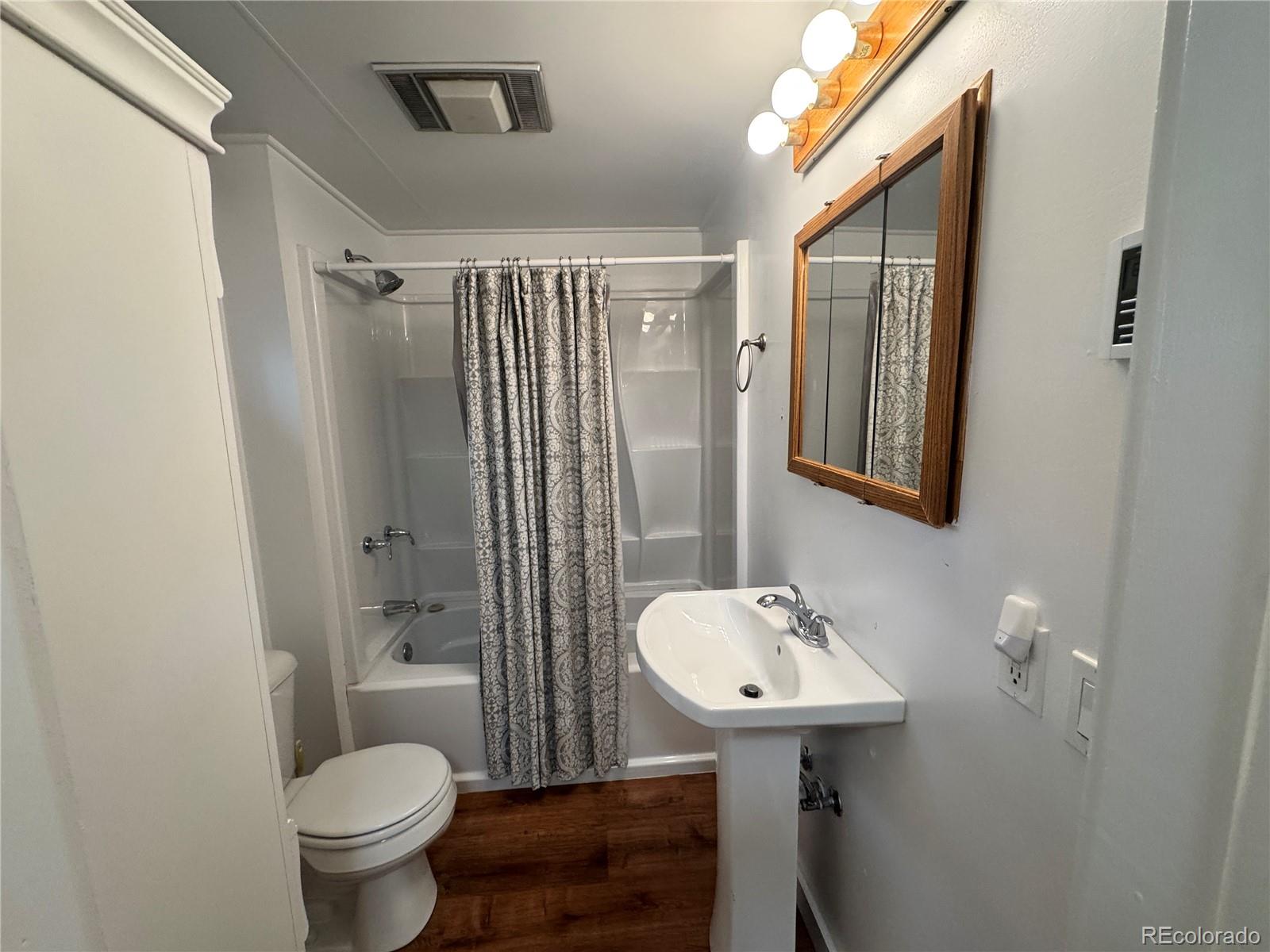 118 N San Juan Avenue