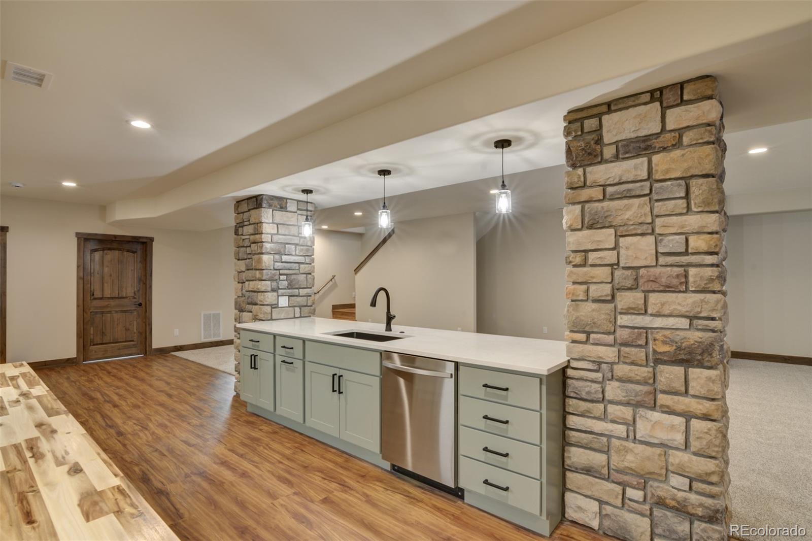 15611 Paintbrush Street