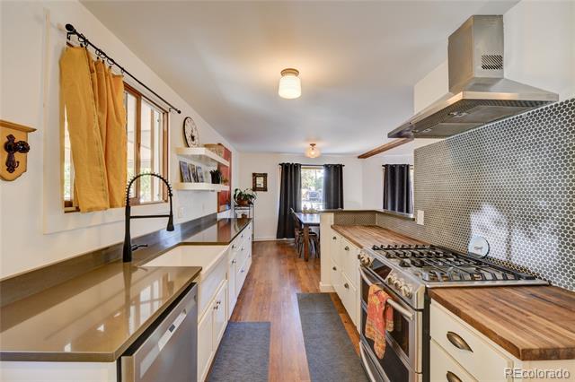 619 James Place