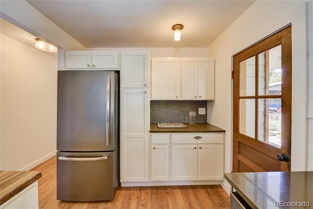 619 James Place