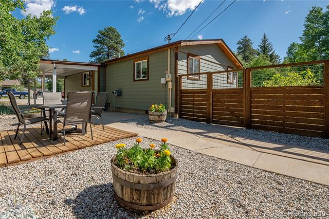 619 James Place