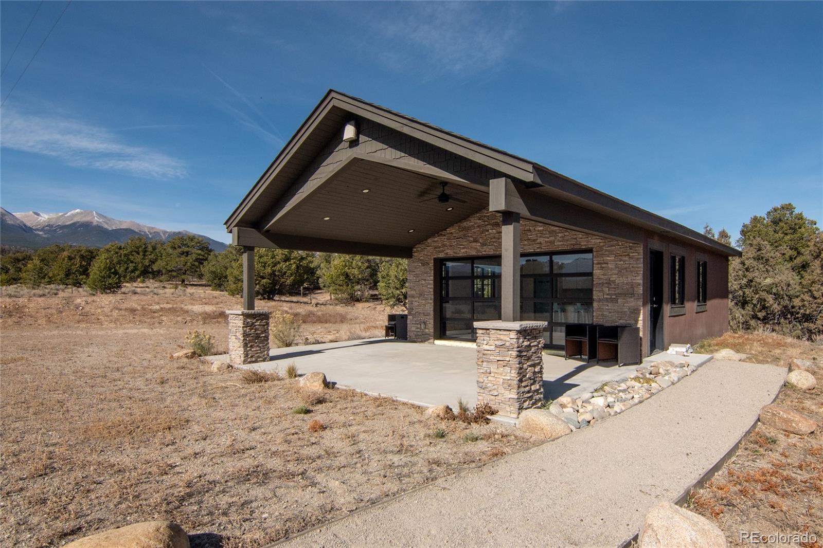 11905 Highland Circle