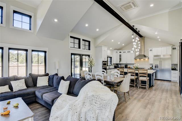 11905 Highland Circle