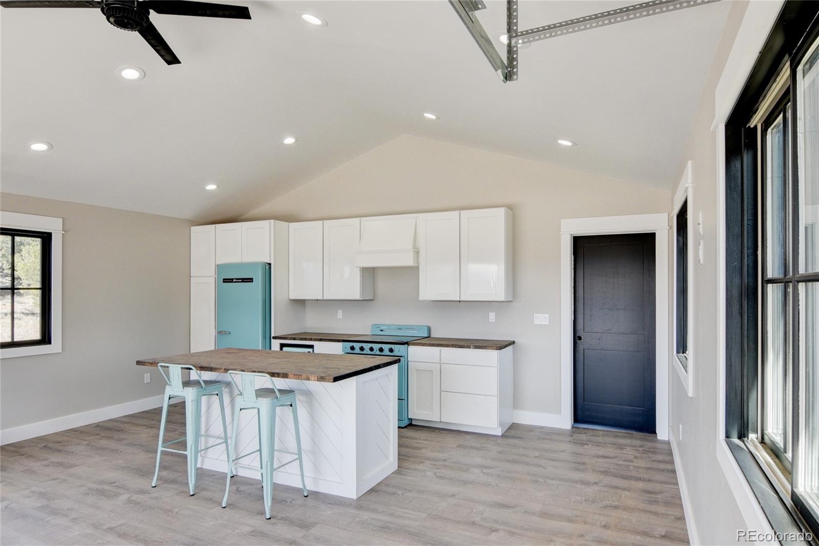 11905 Highland Circle