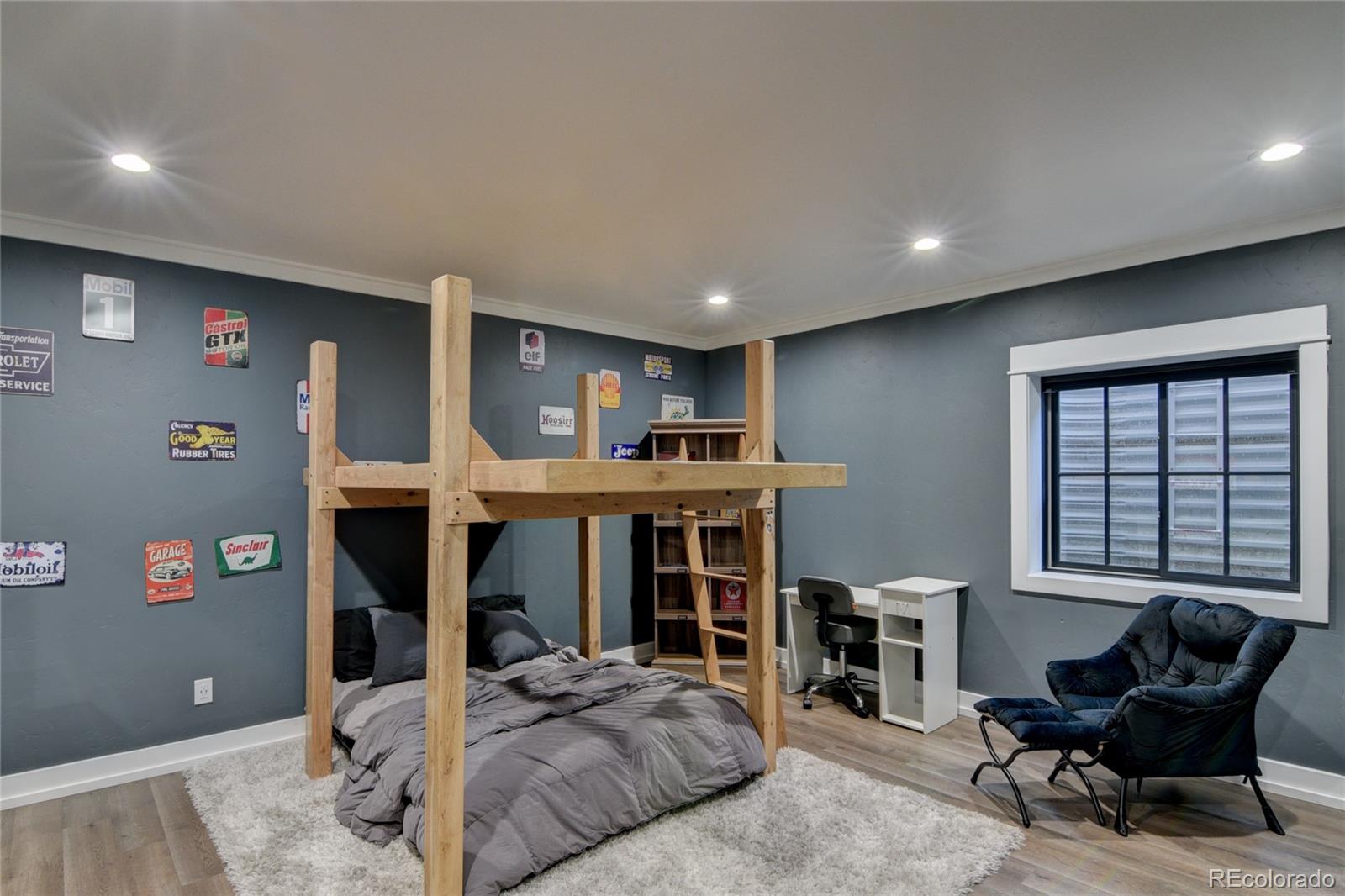 11905 Highland Circle