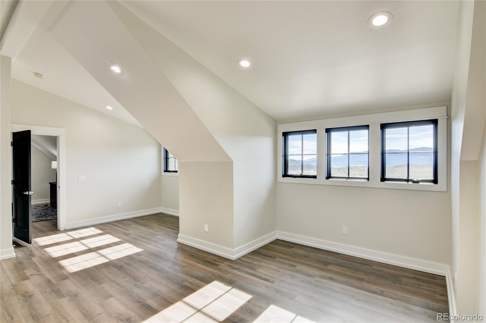 11905 Highland Circle