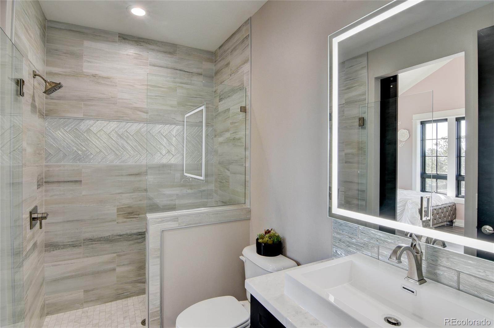 11905 Highland Circle