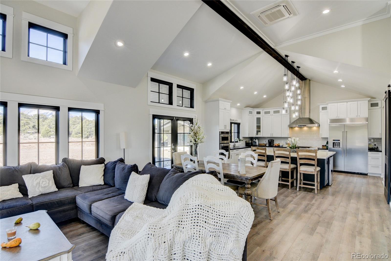 11905 Highland Circle