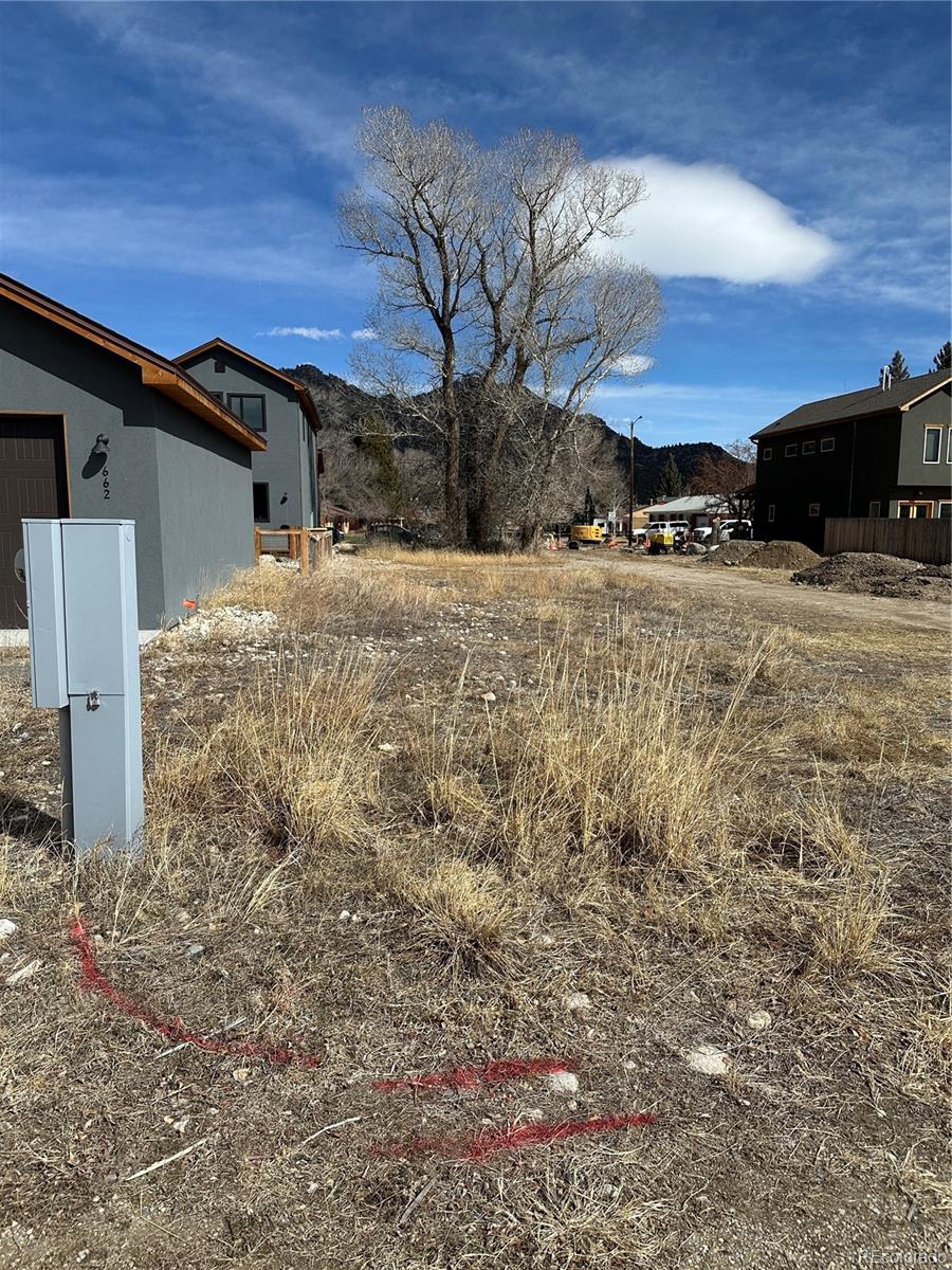 668 S Gunnison Avenue