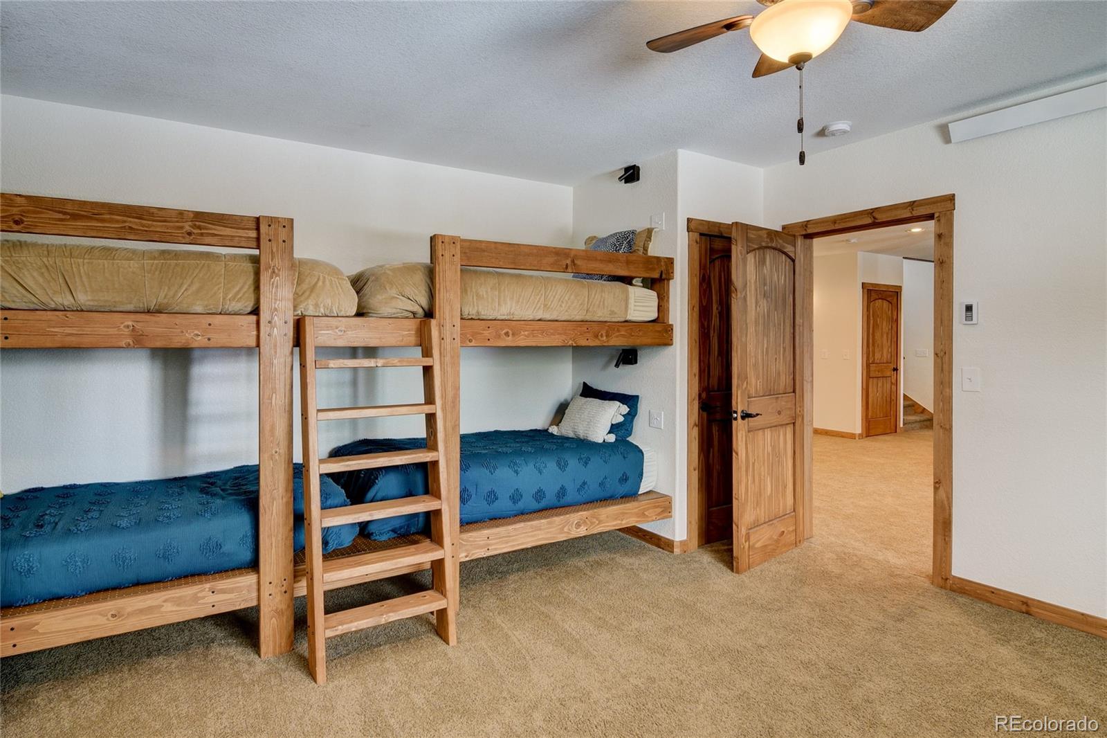 30220 Columbia Point