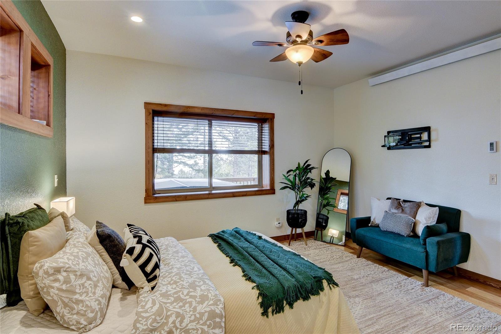 30220 Columbia Point