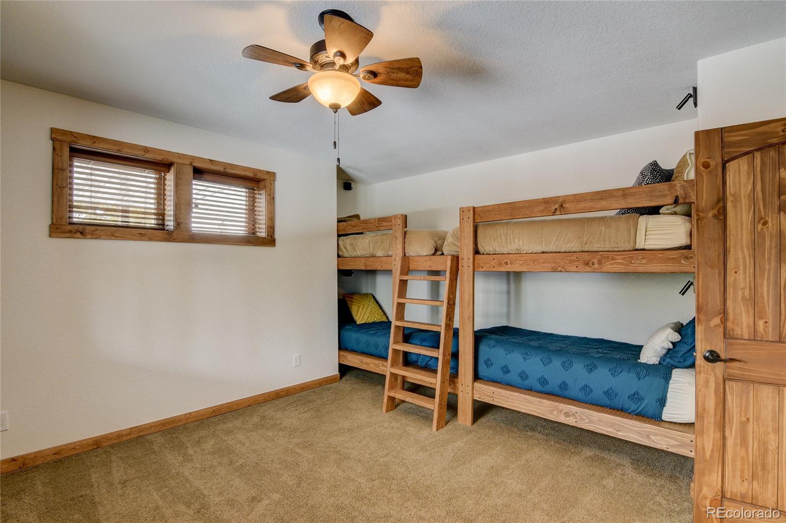 30220 Columbia Point