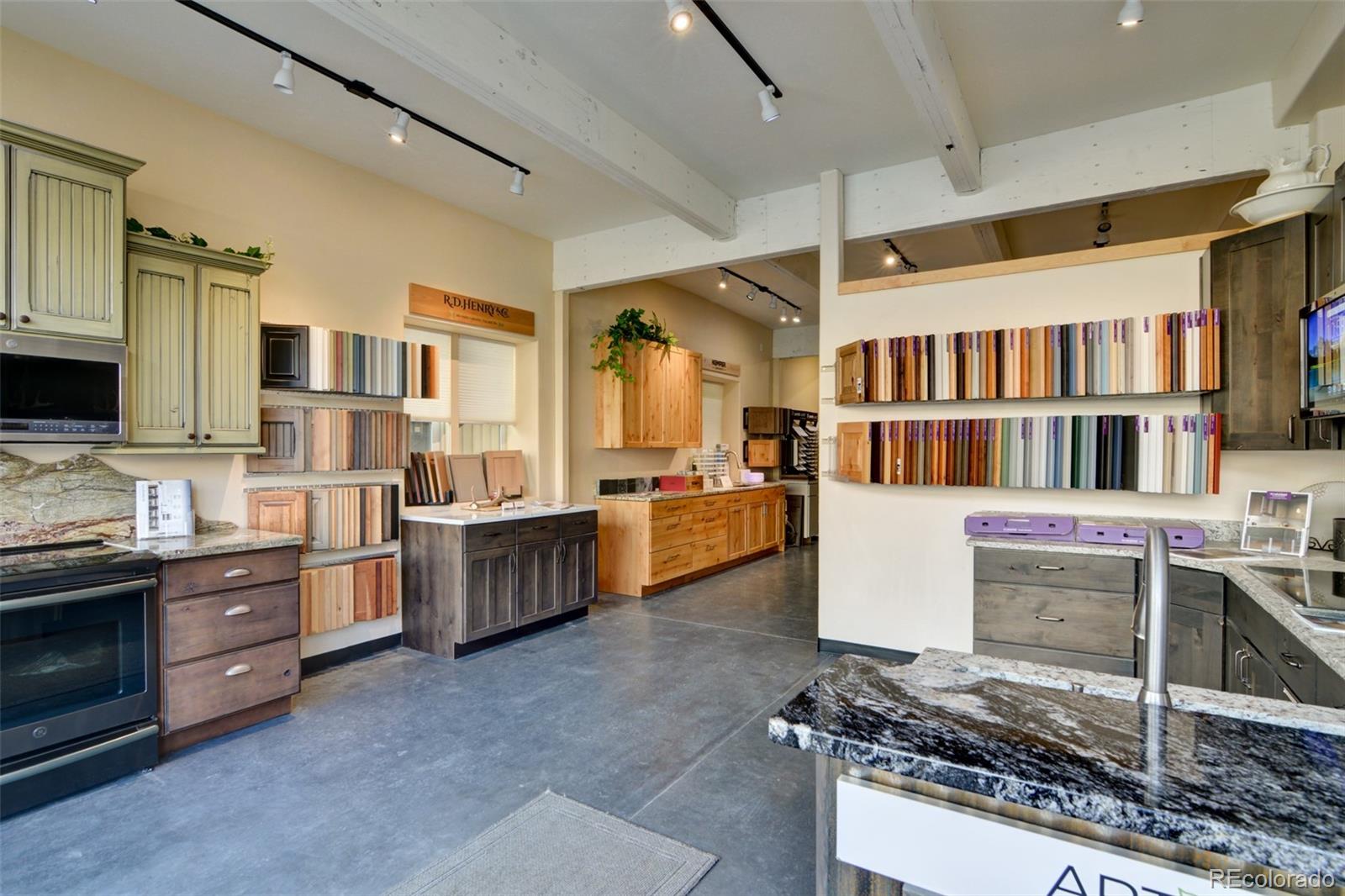 301 E Main Street Unit: 115