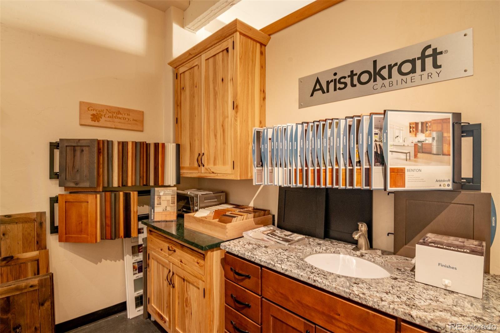 301 E Main Street Unit: 115