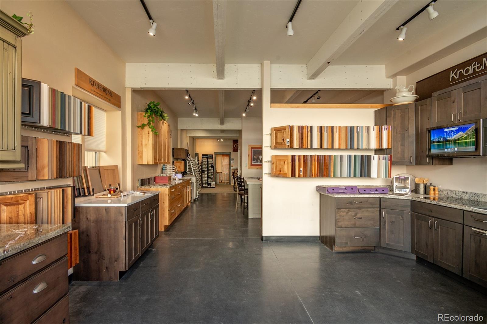 301 E Main Street Unit: 115