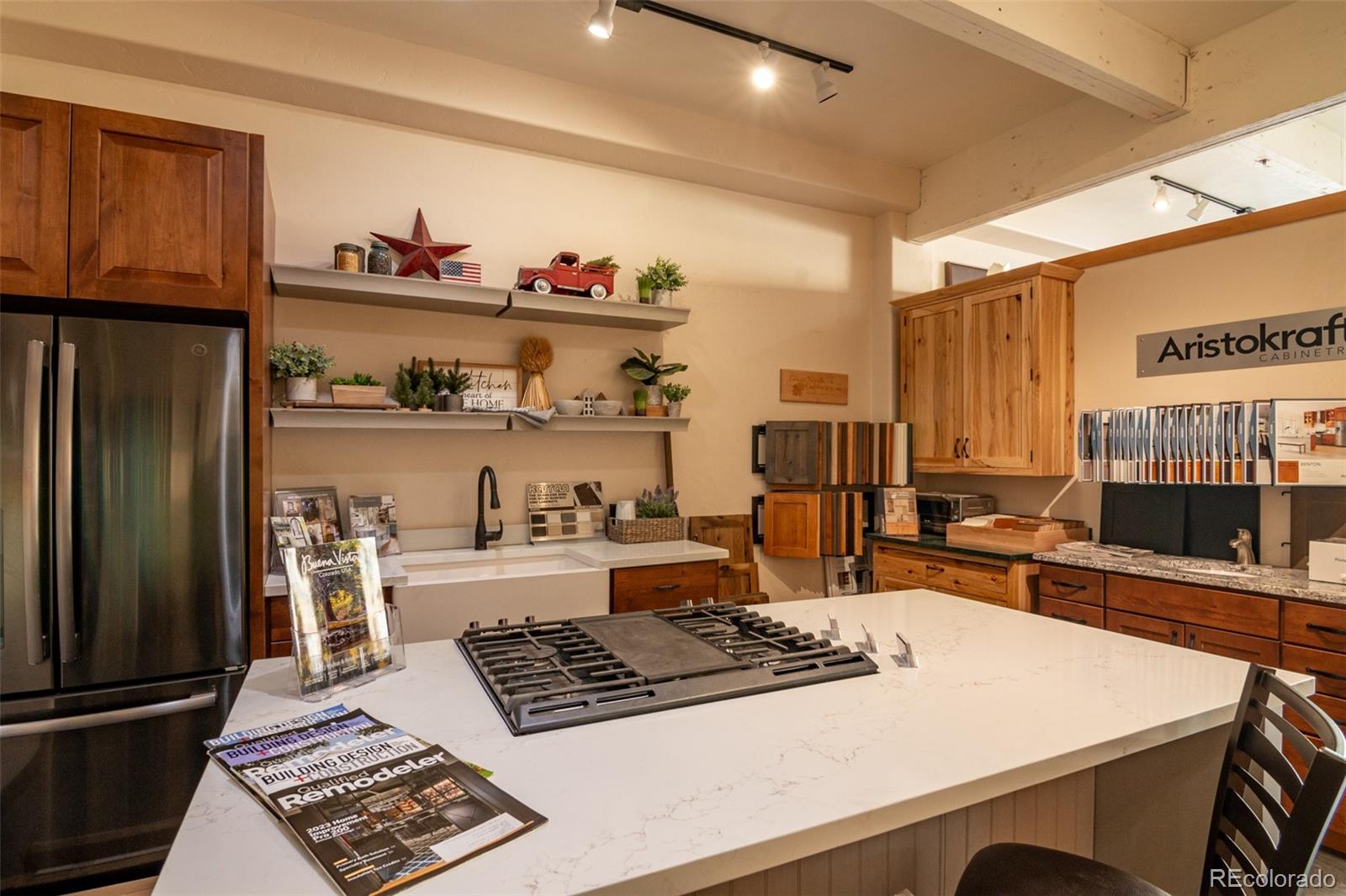 301 E Main Street Unit: 115