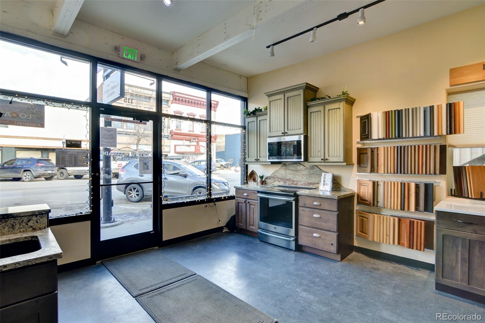 301 E Main Street Unit: 115