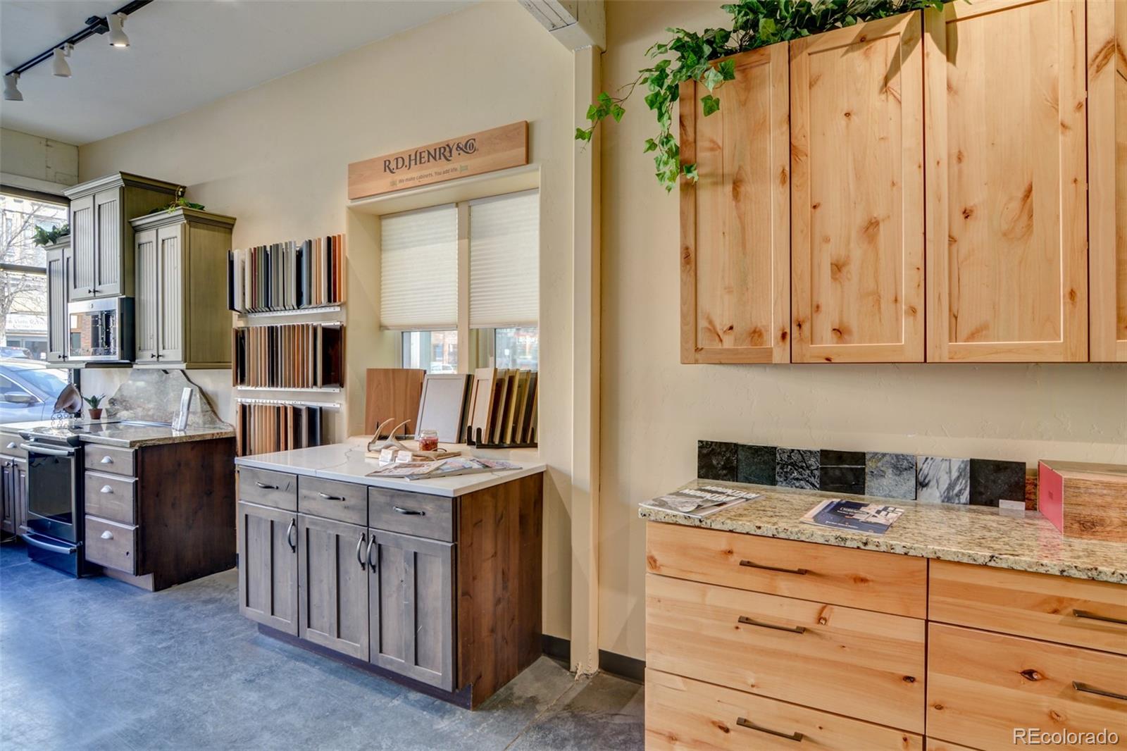 301 E Main Street Unit: 115