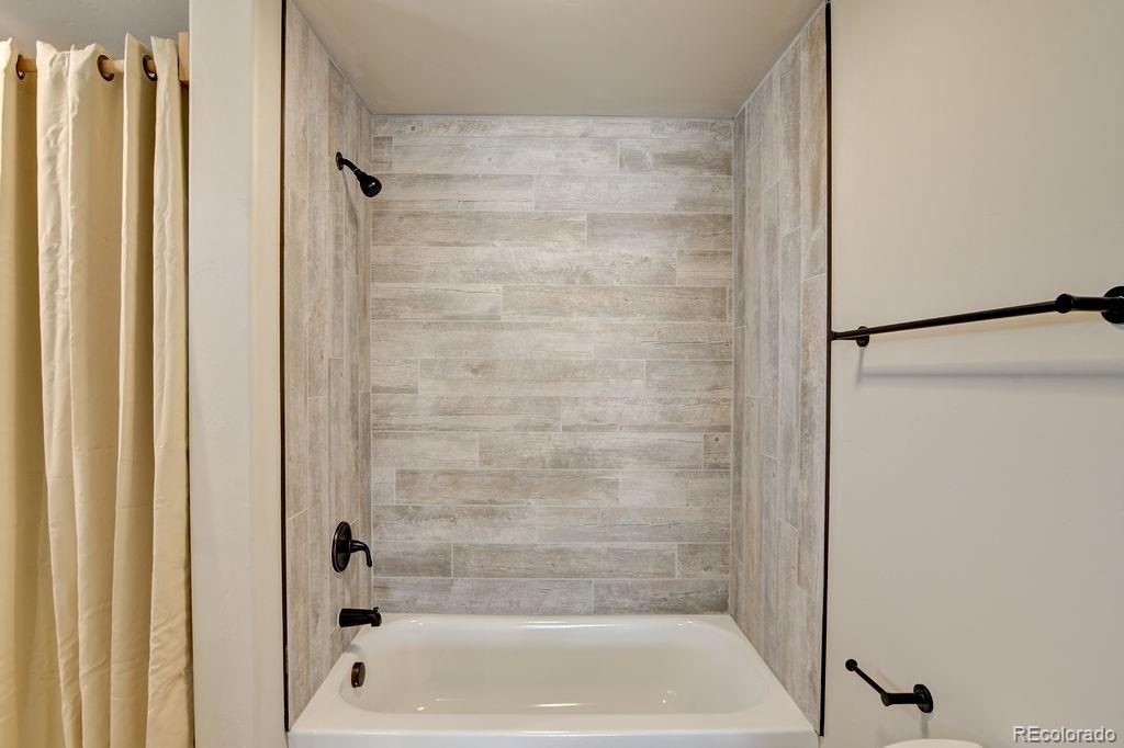 150 and 150A Red Tail Boulevard