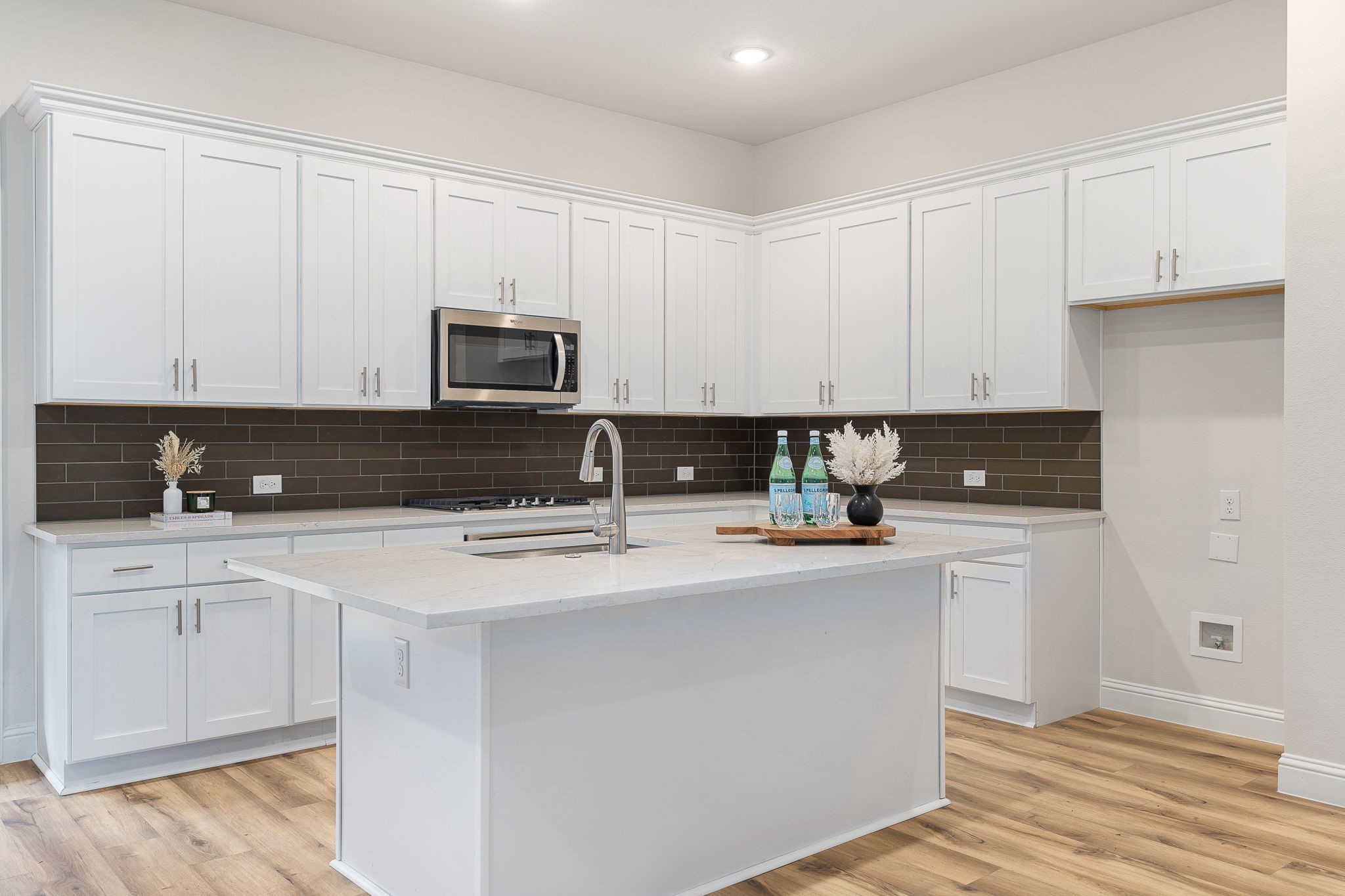 421 Waterscape Drive 927