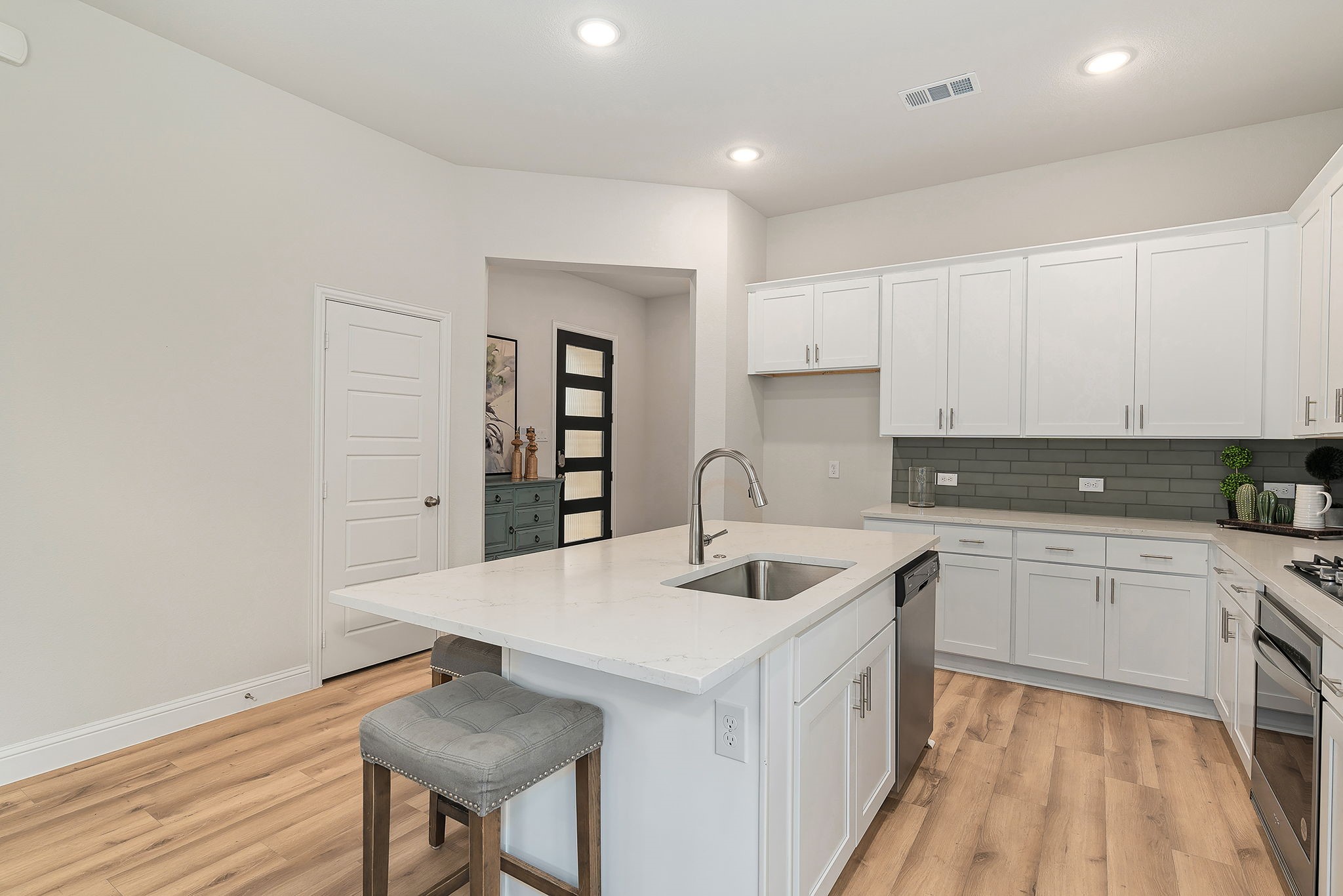 421 Waterscape Drive 928