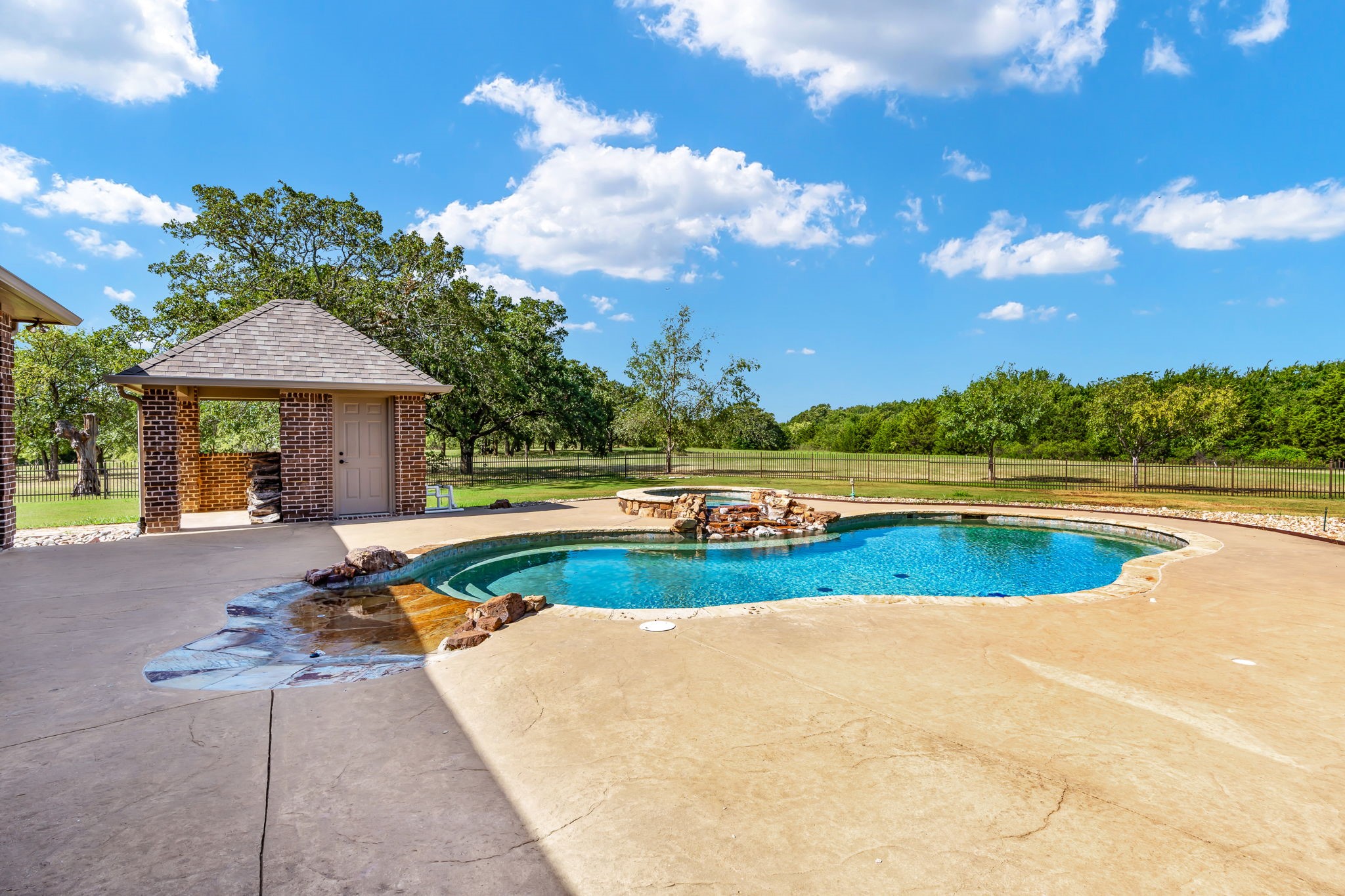 520 Eagle Cove Circle