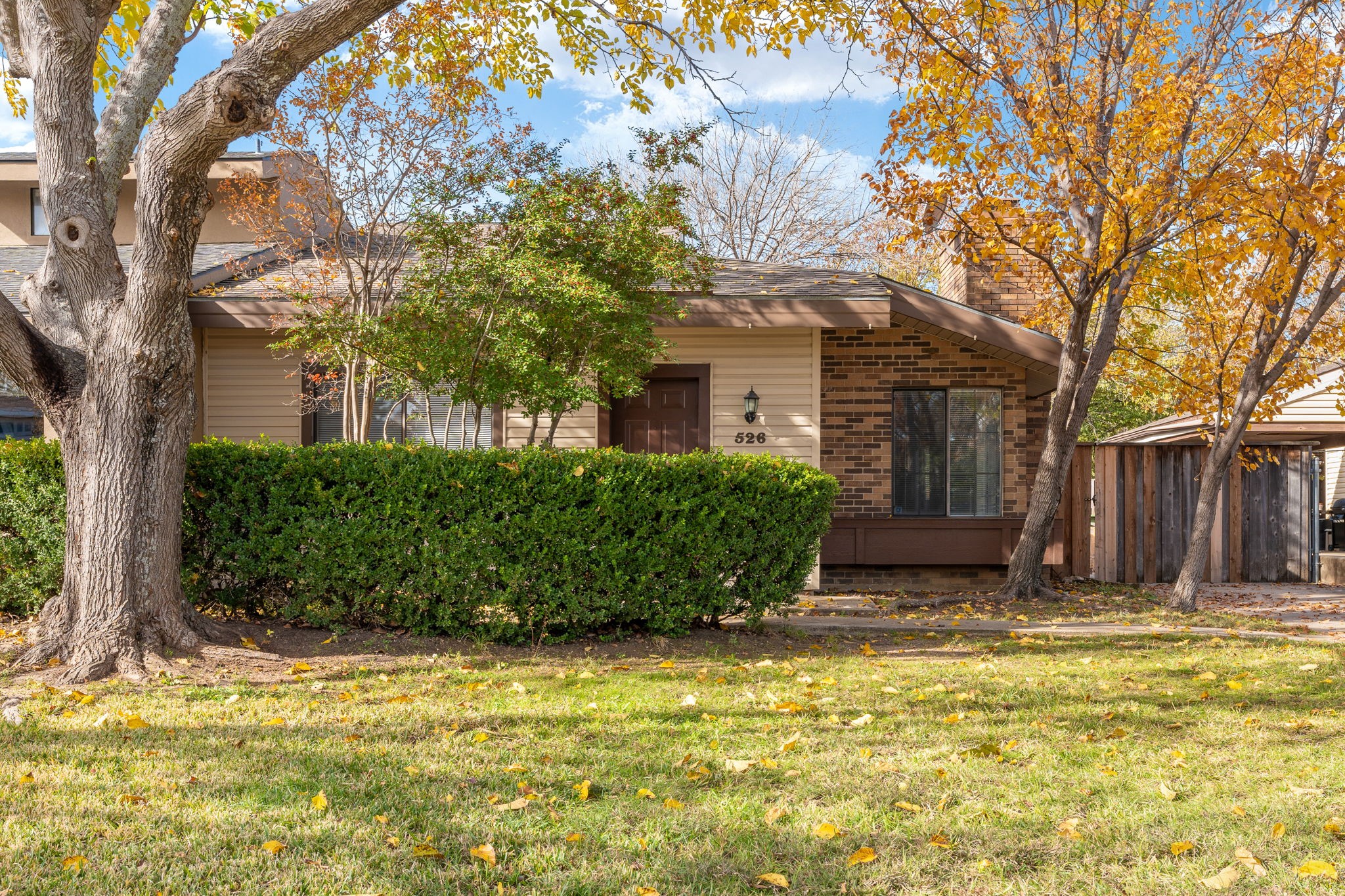 526 Hunters Glen Street