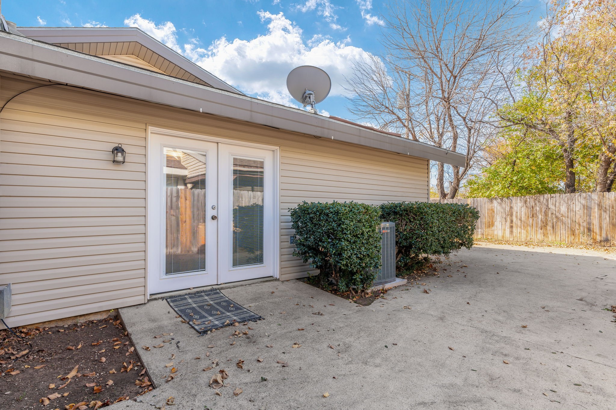 526 Hunters Glen Street