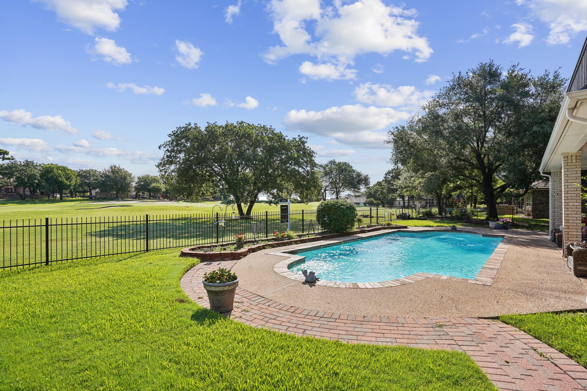 10 Fair Green Drive