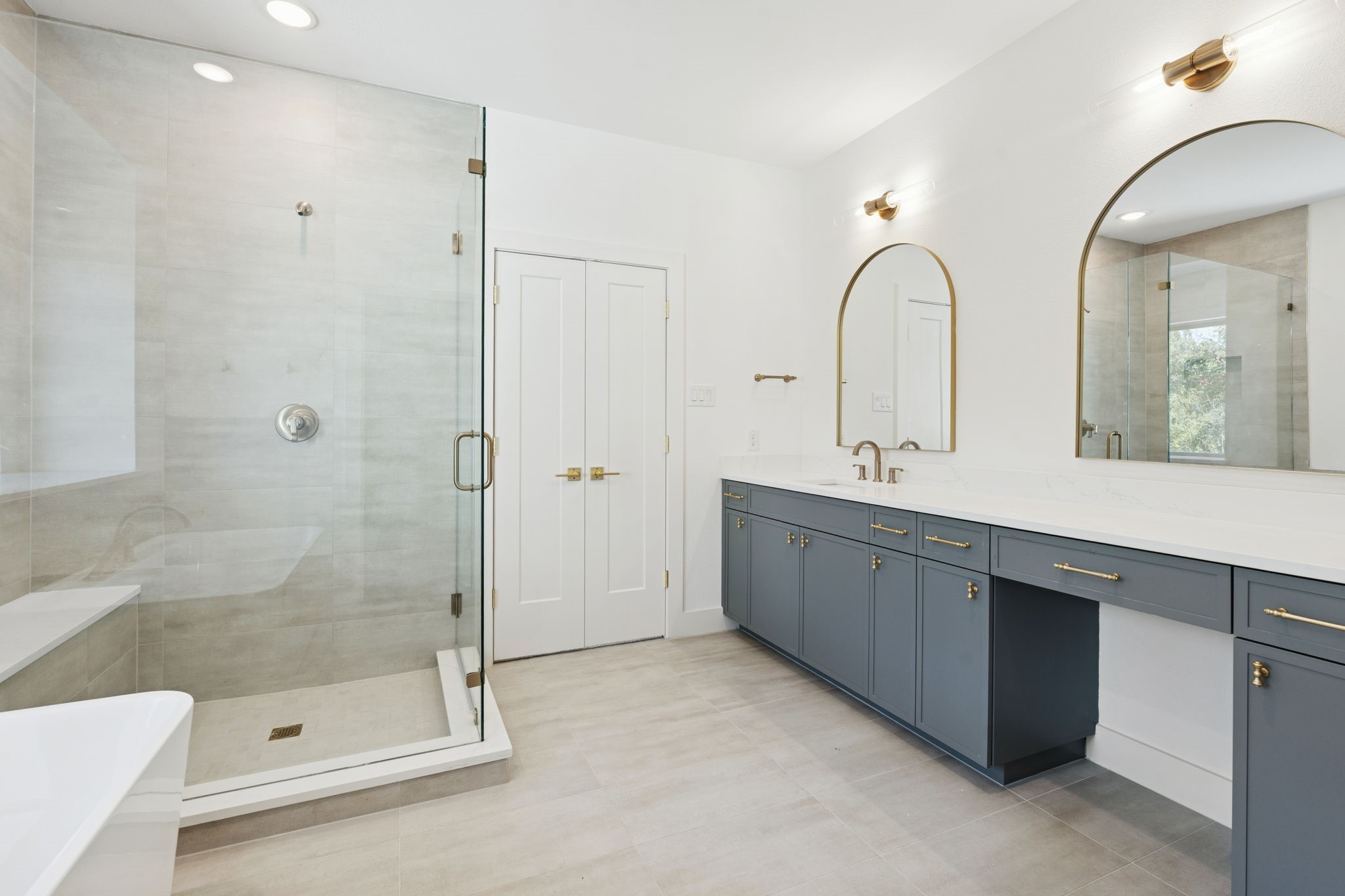 444 Waters Edge Drive 719