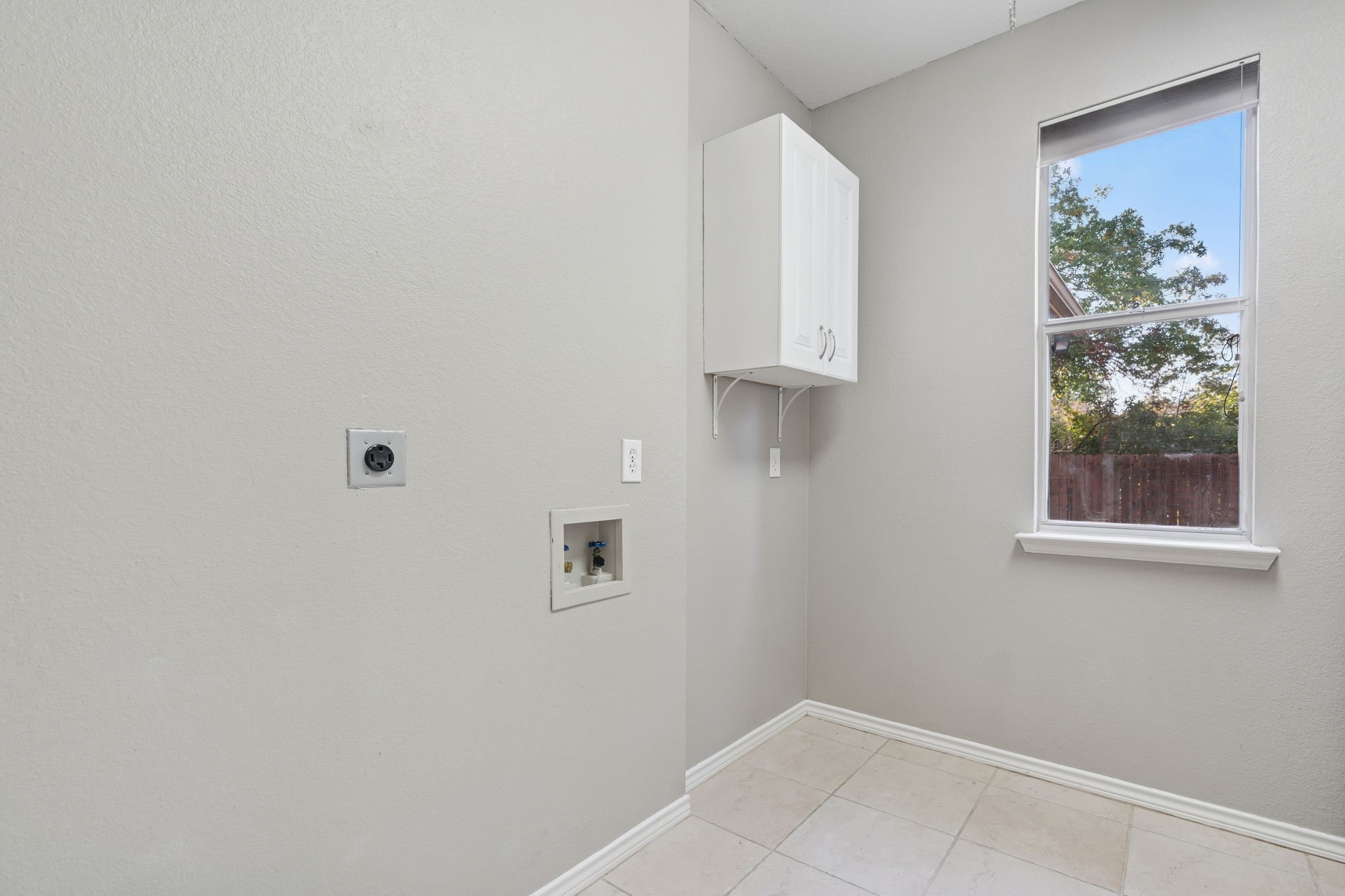 1433 Brazos Boulevard