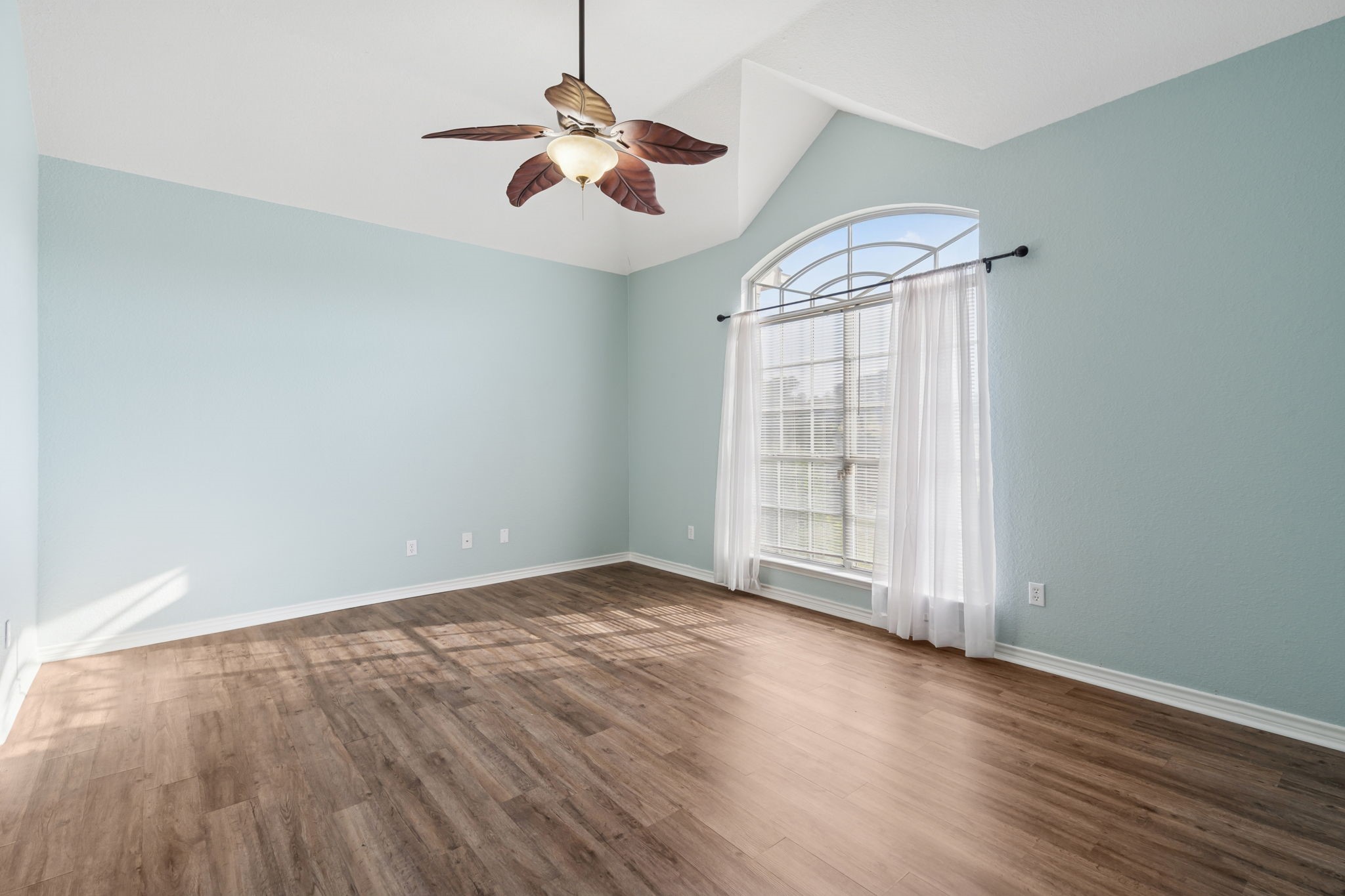 1433 Brazos Boulevard