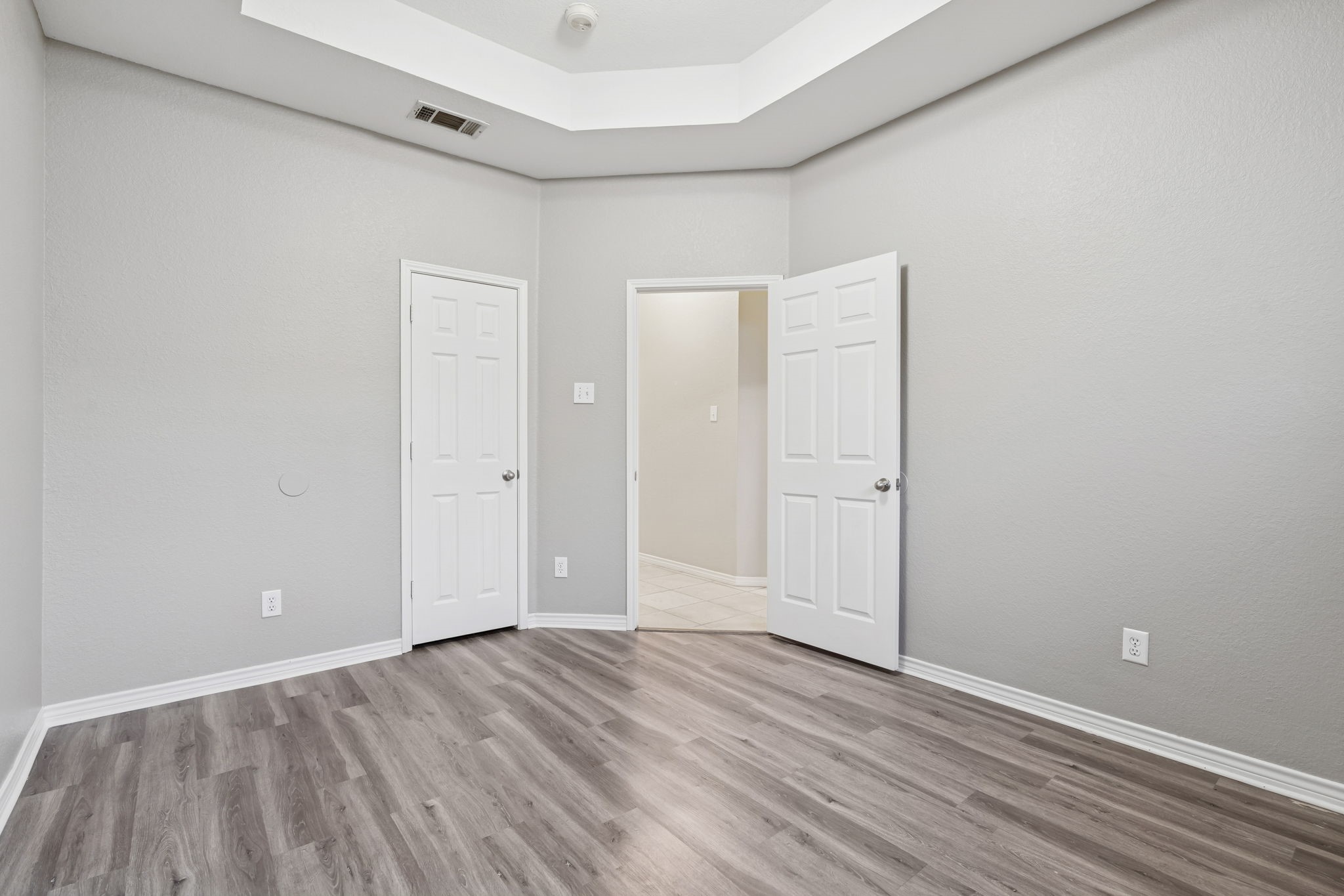 1433 Brazos Boulevard