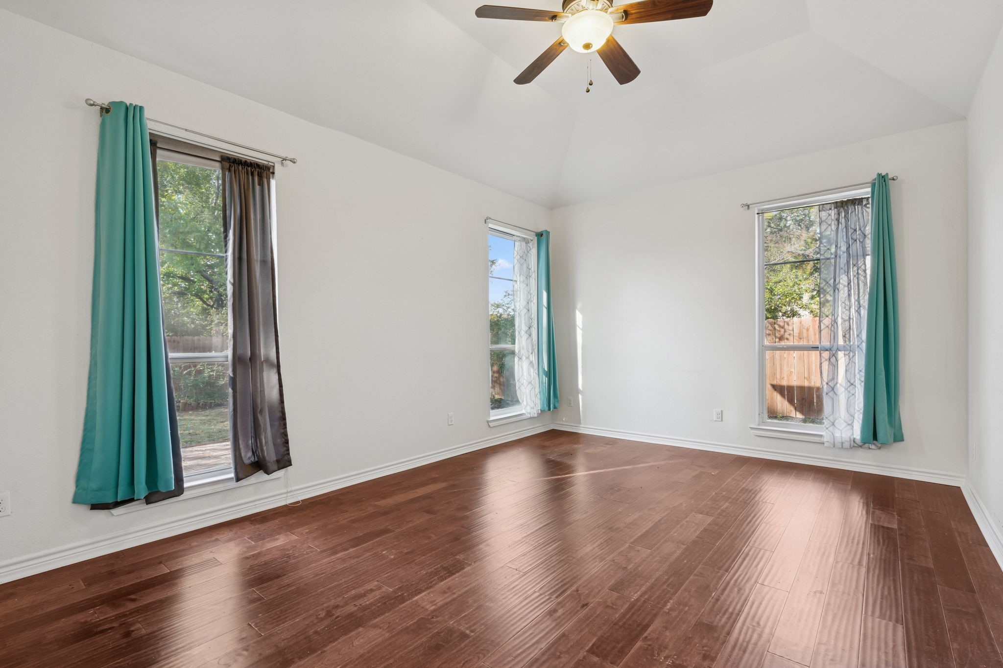 1433 Brazos Boulevard