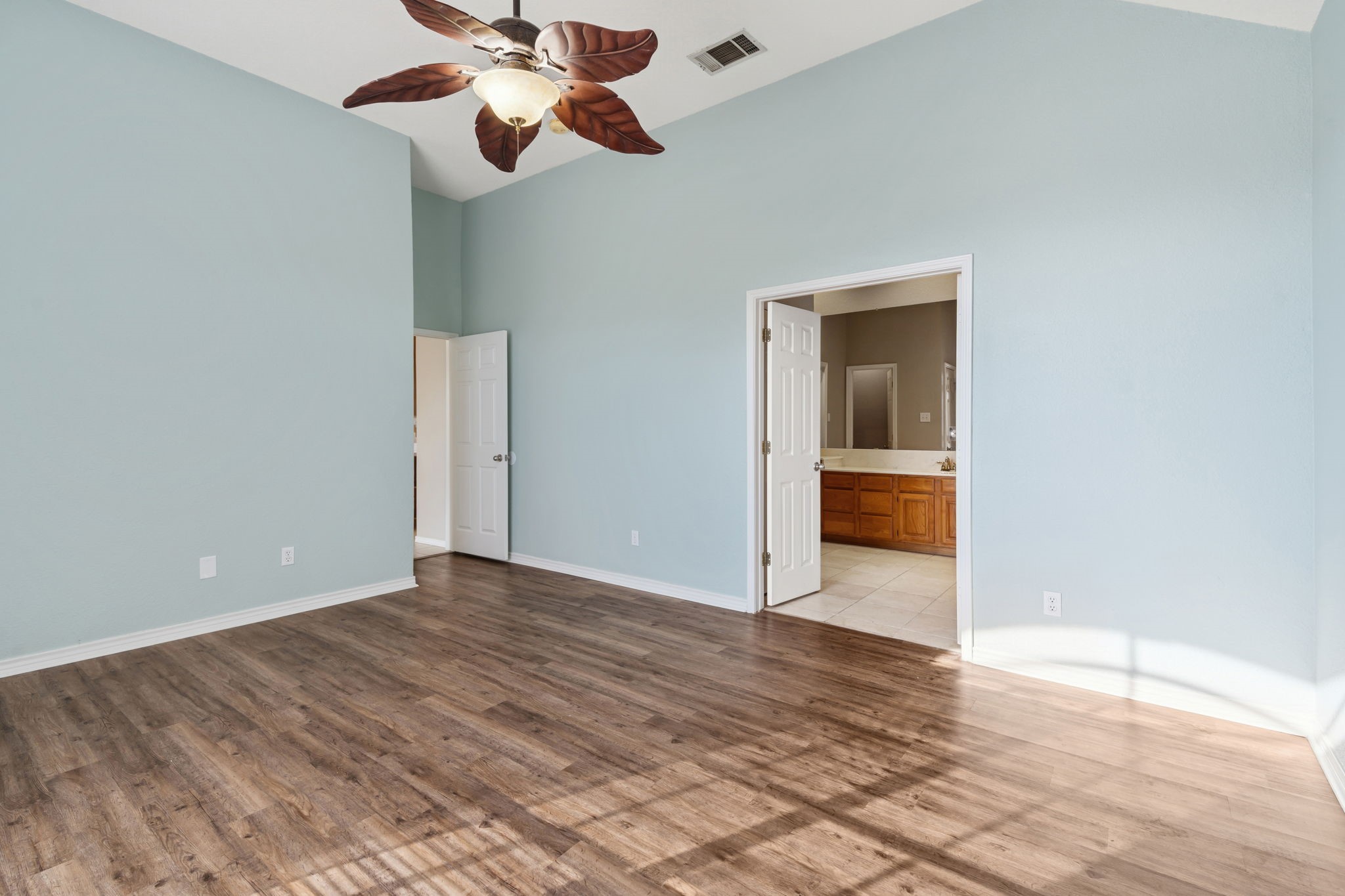 1433 Brazos Boulevard