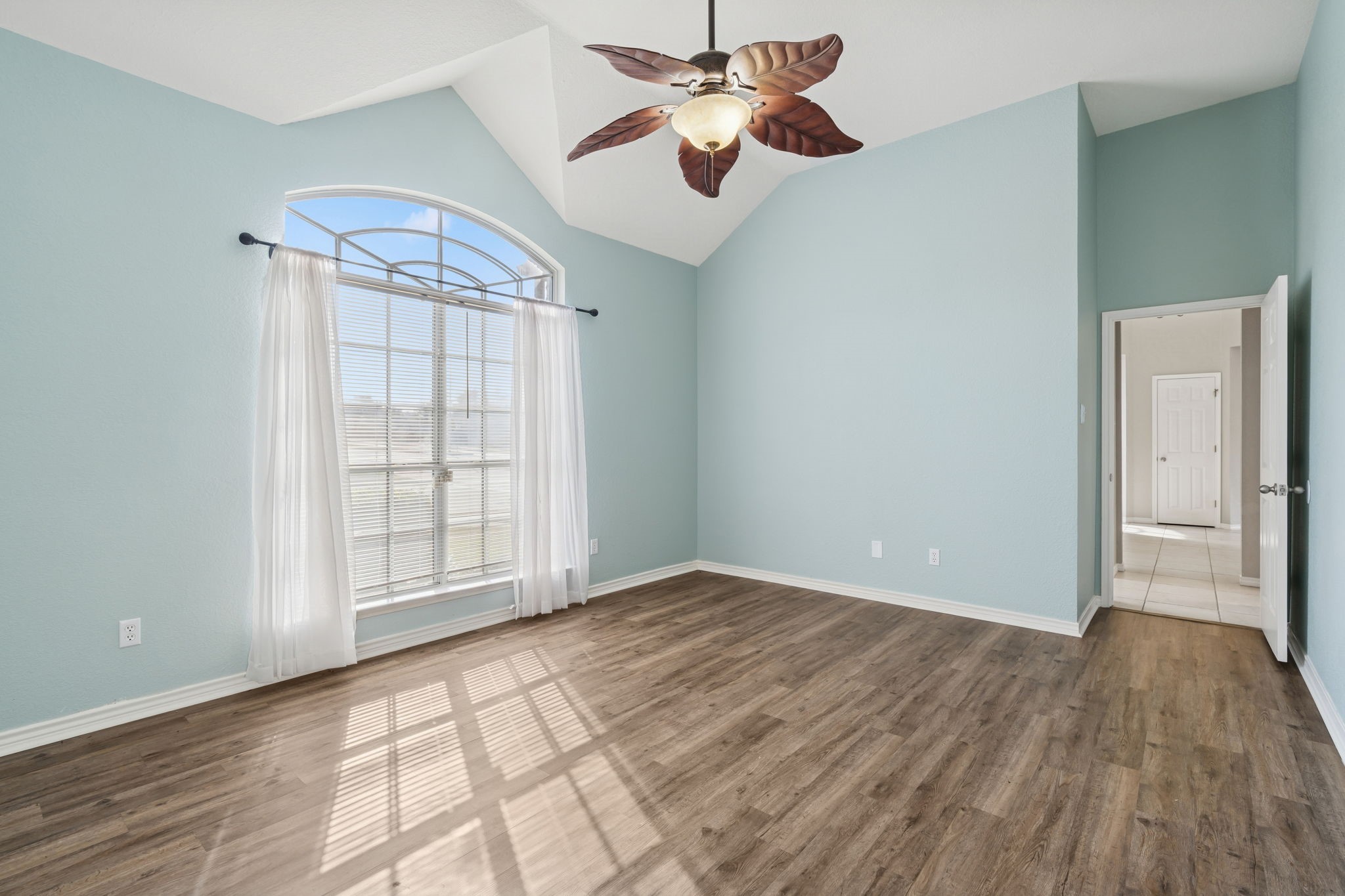 1433 Brazos Boulevard