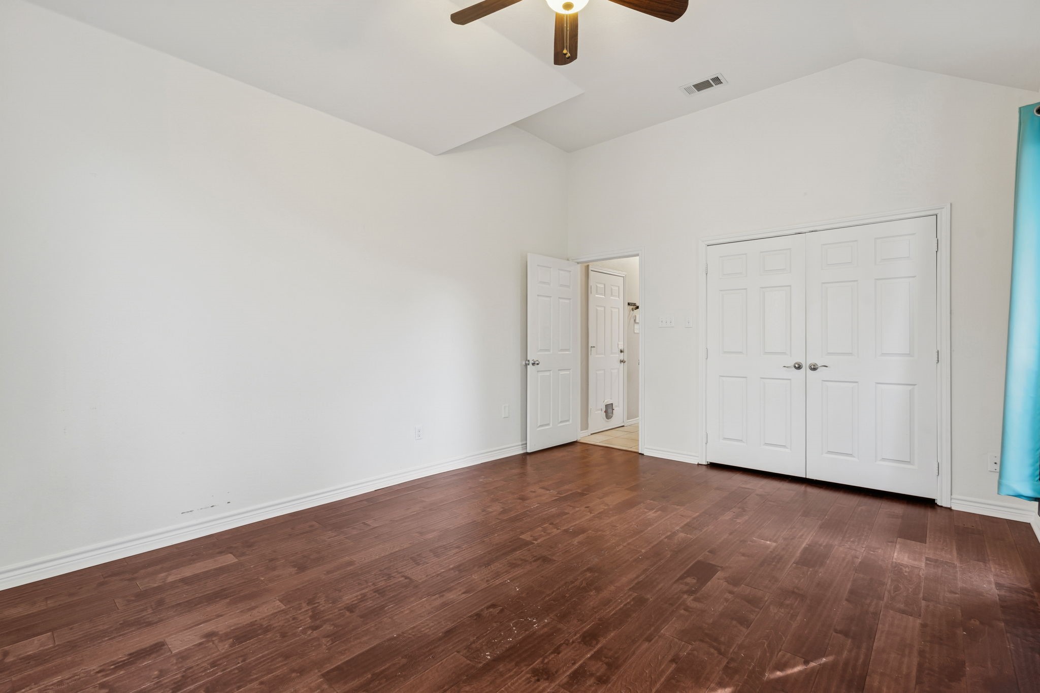 1433 Brazos Boulevard