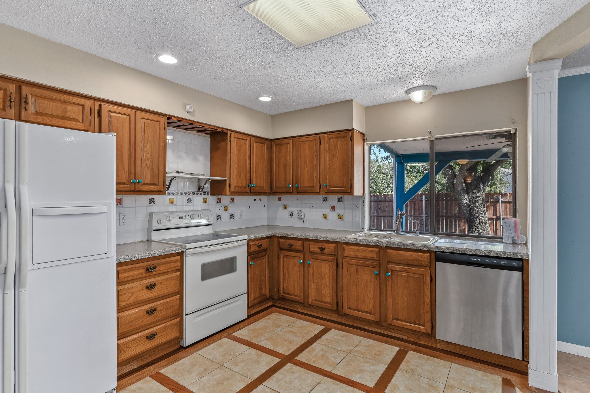 801 Meadowlark Drive