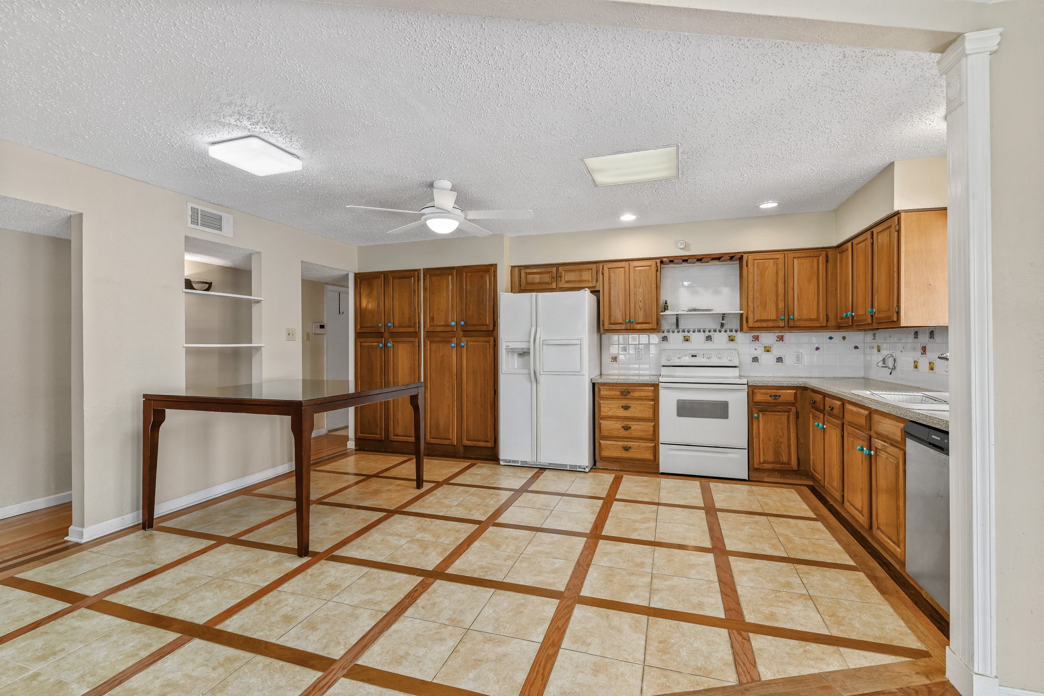 801 Meadowlark Drive