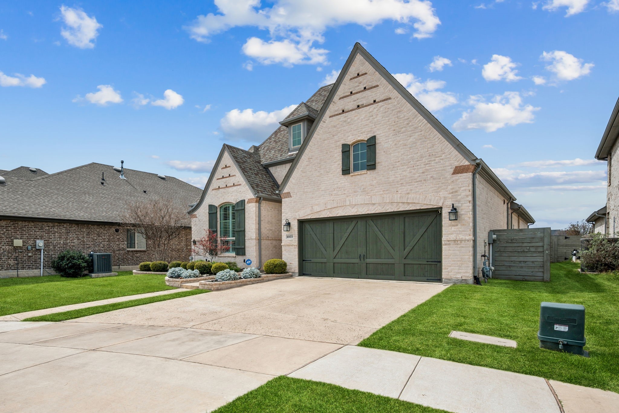 1605 Moss Trail Court