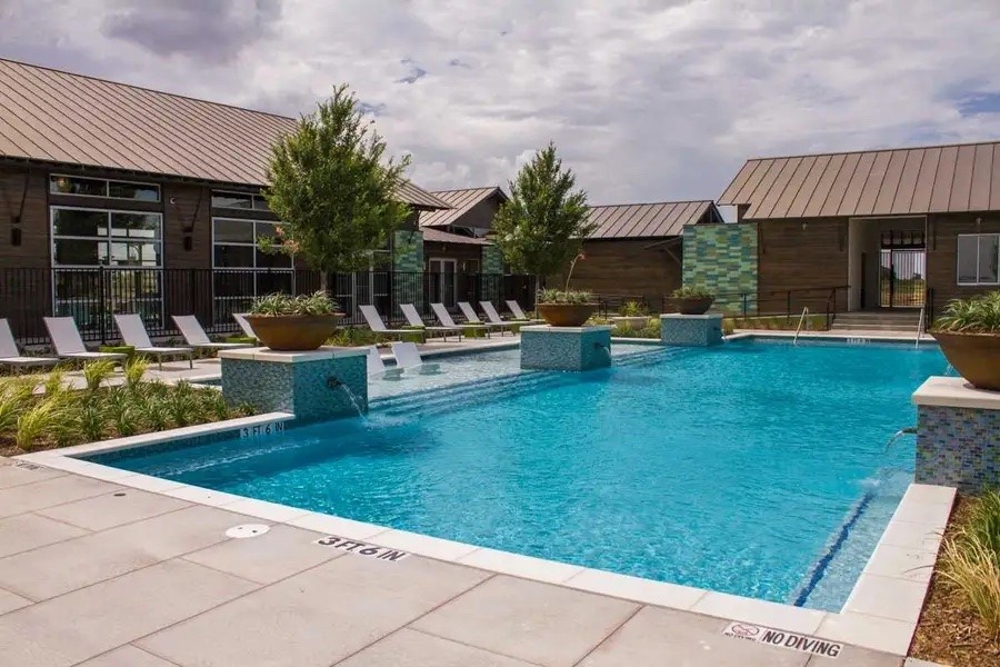 1605 Moss Trail Court