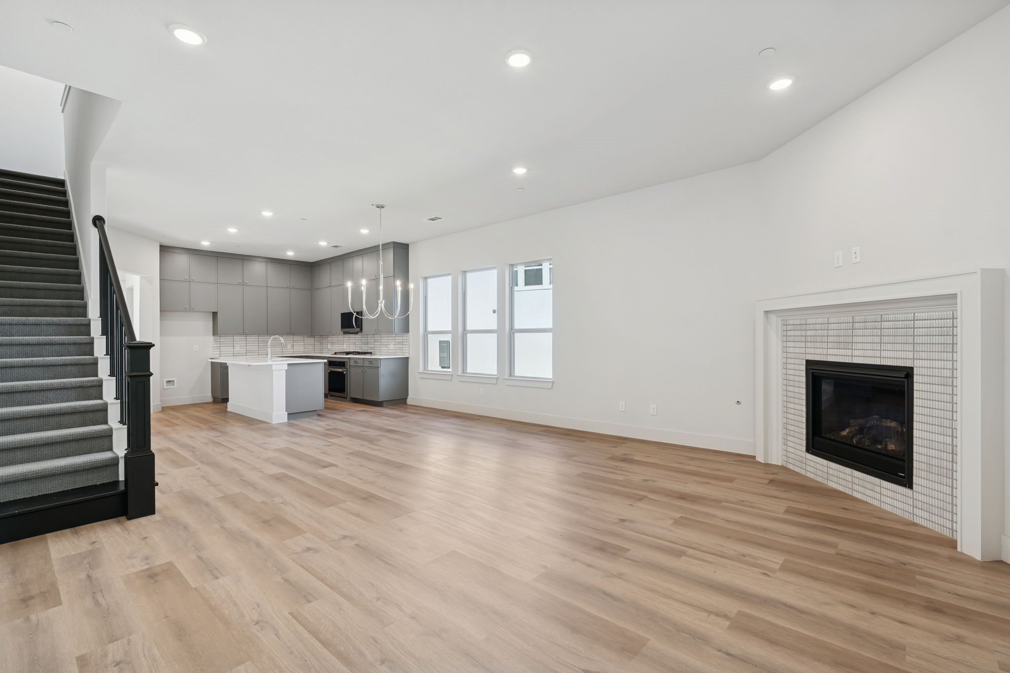 452 Waters Edge Drive 822