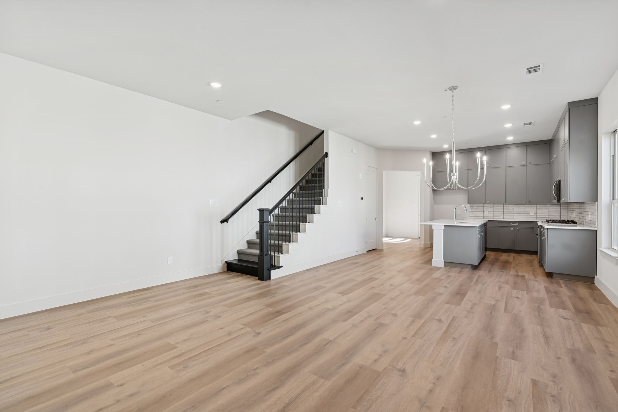 452 Waters Edge Drive 822