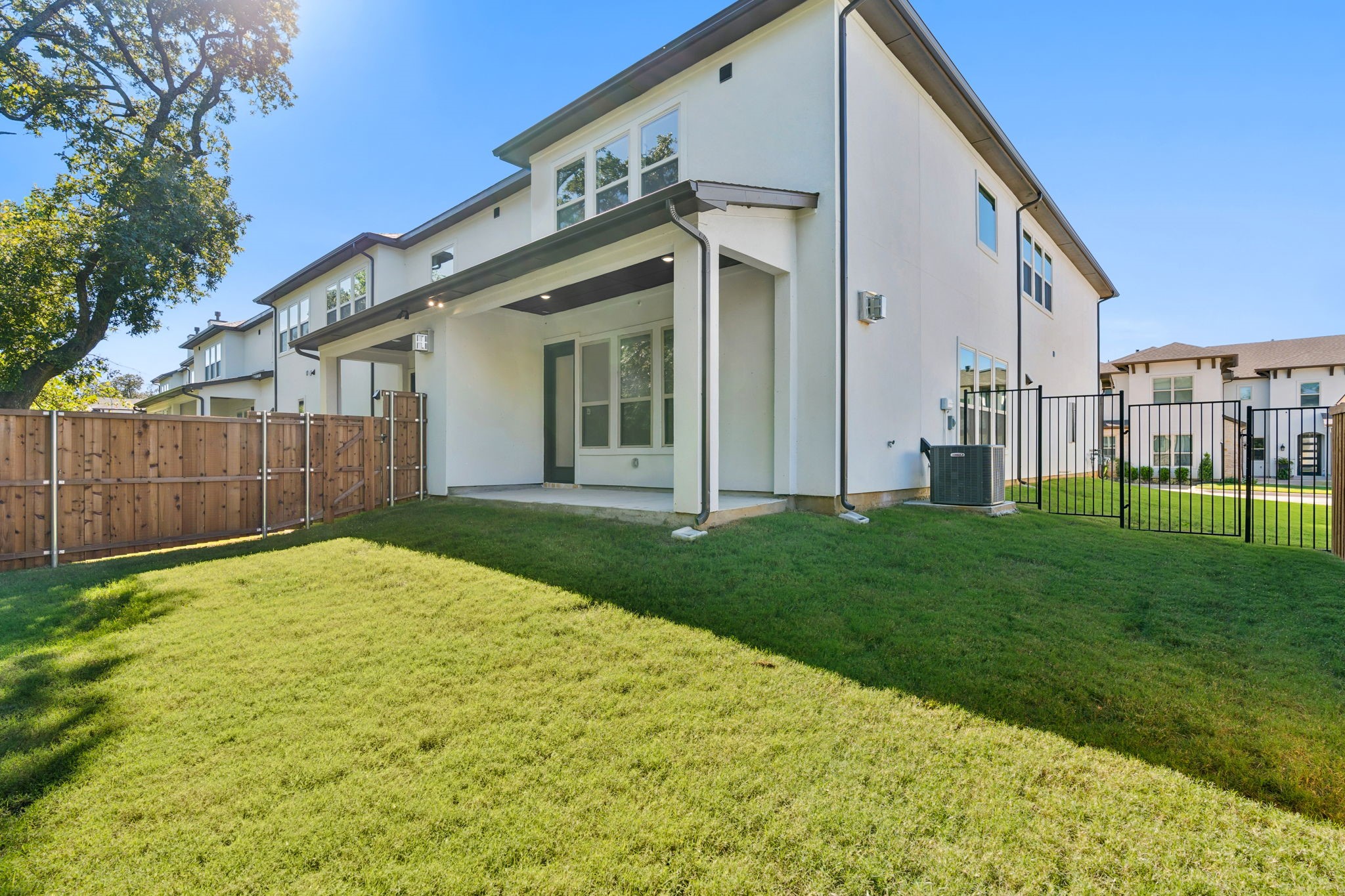 452 Waters Edge Drive 822