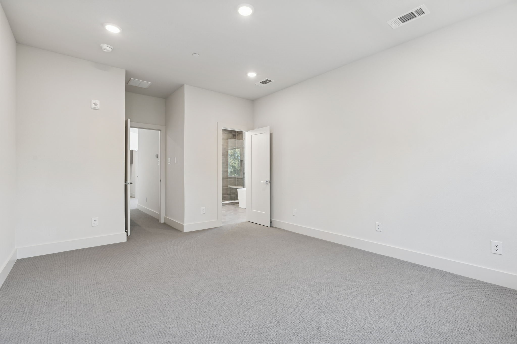 452 Waters Edge Drive 822