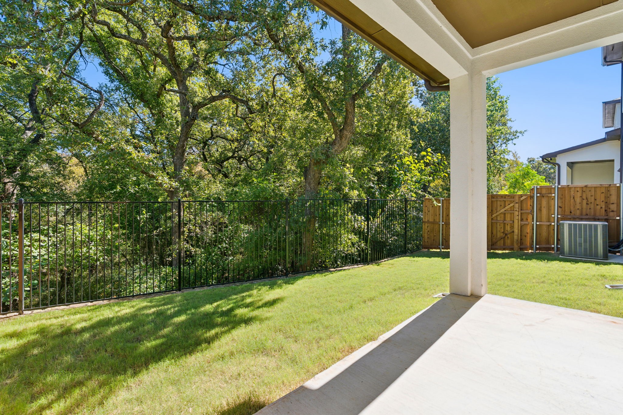 452 Waters Edge Drive 823