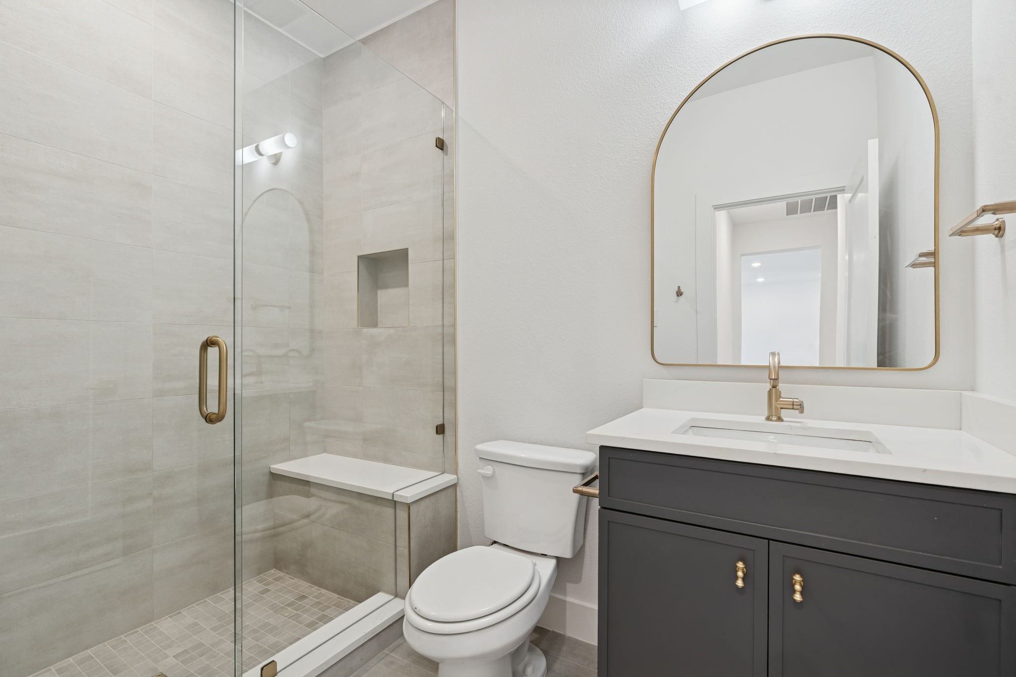 452 Waters Edge Drive 823
