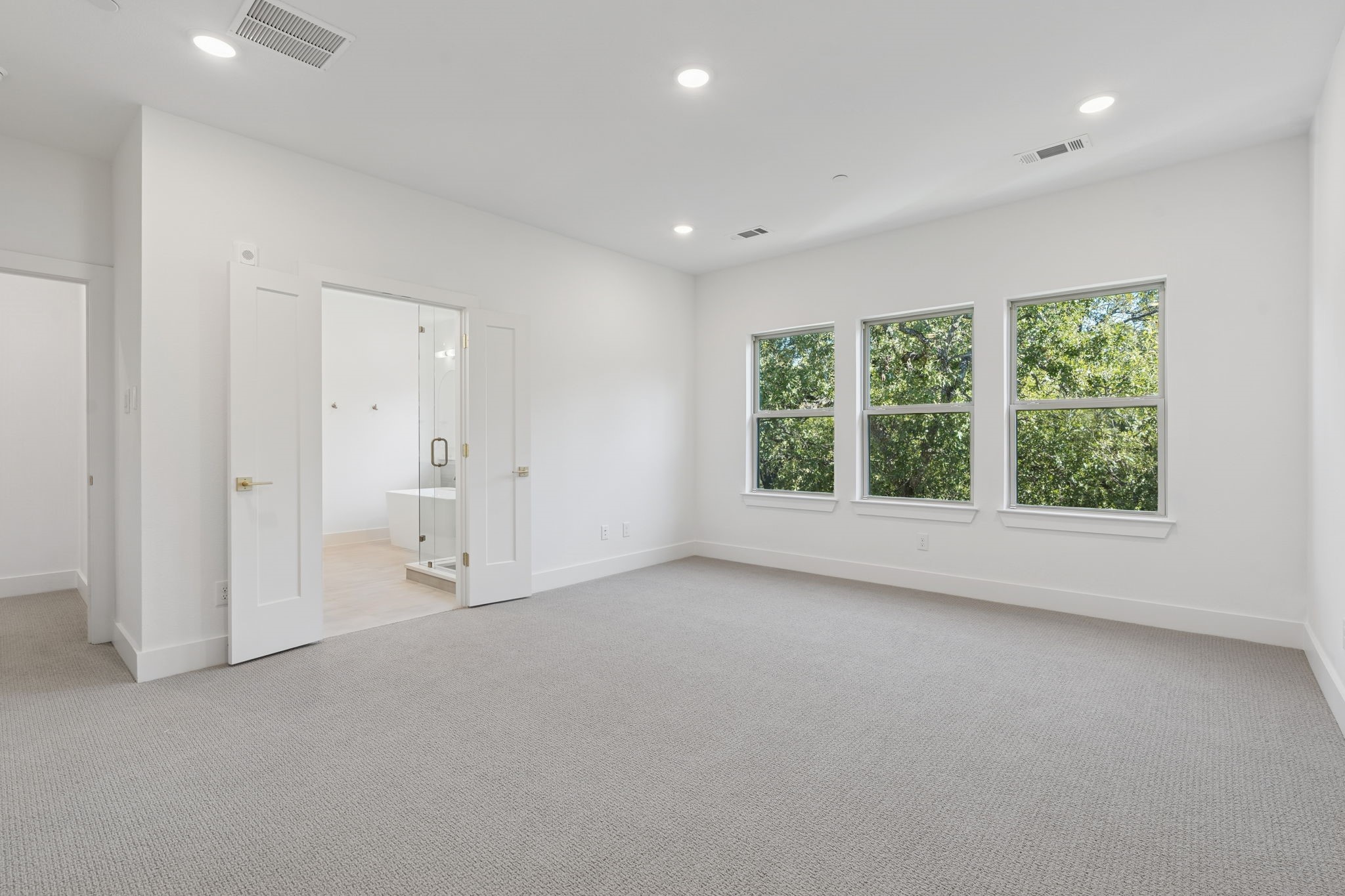 452 Waters Edge Drive 823