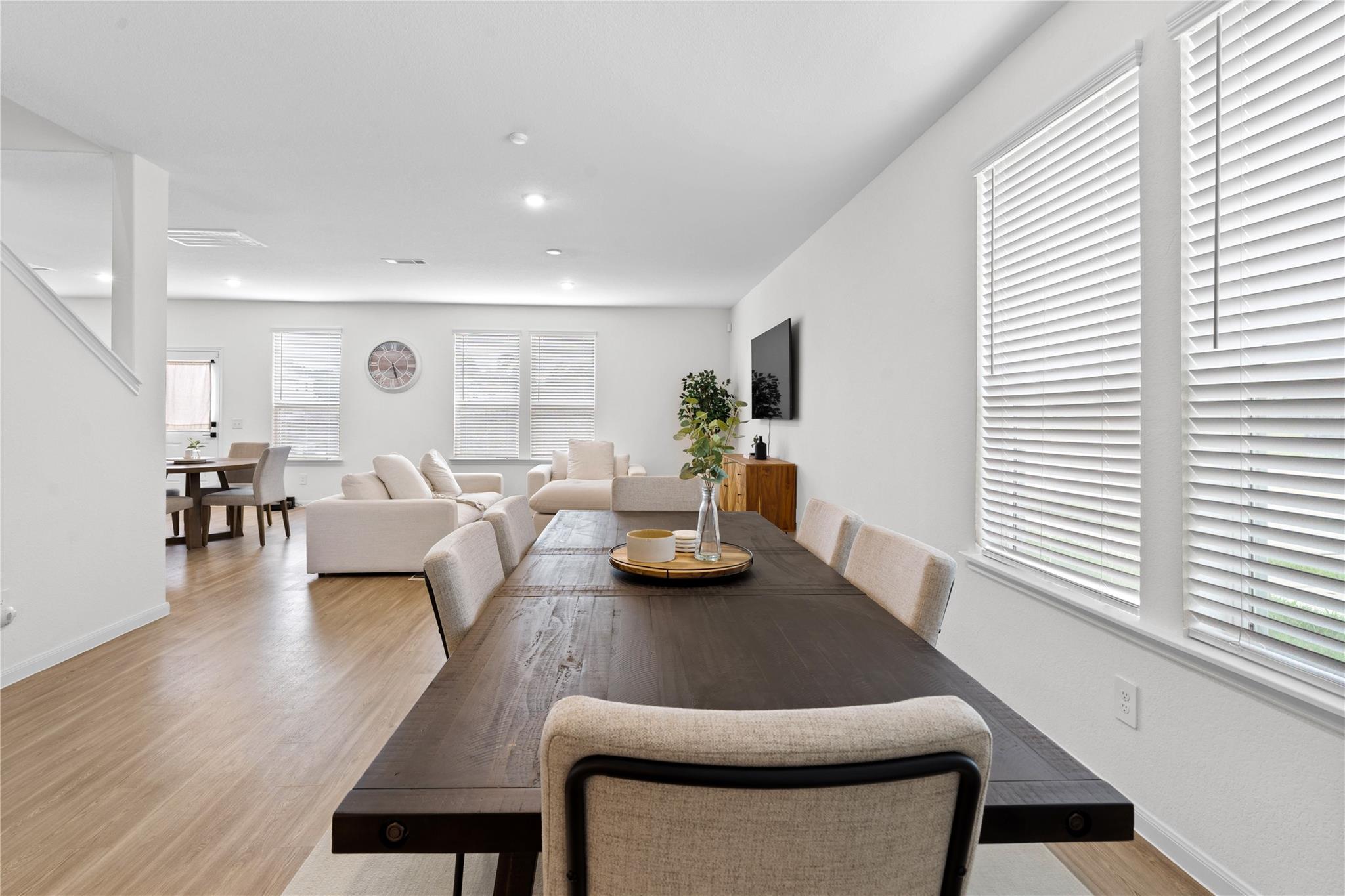 23439 Wrexham Street